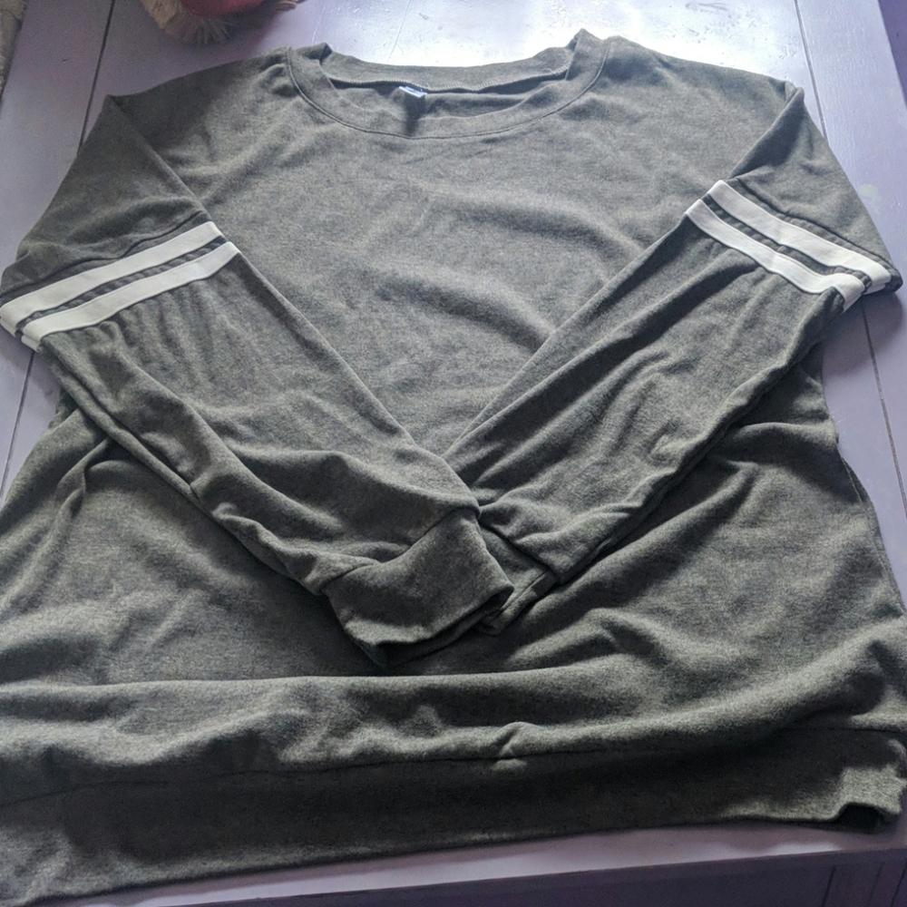 Women's pull over sweat shirt